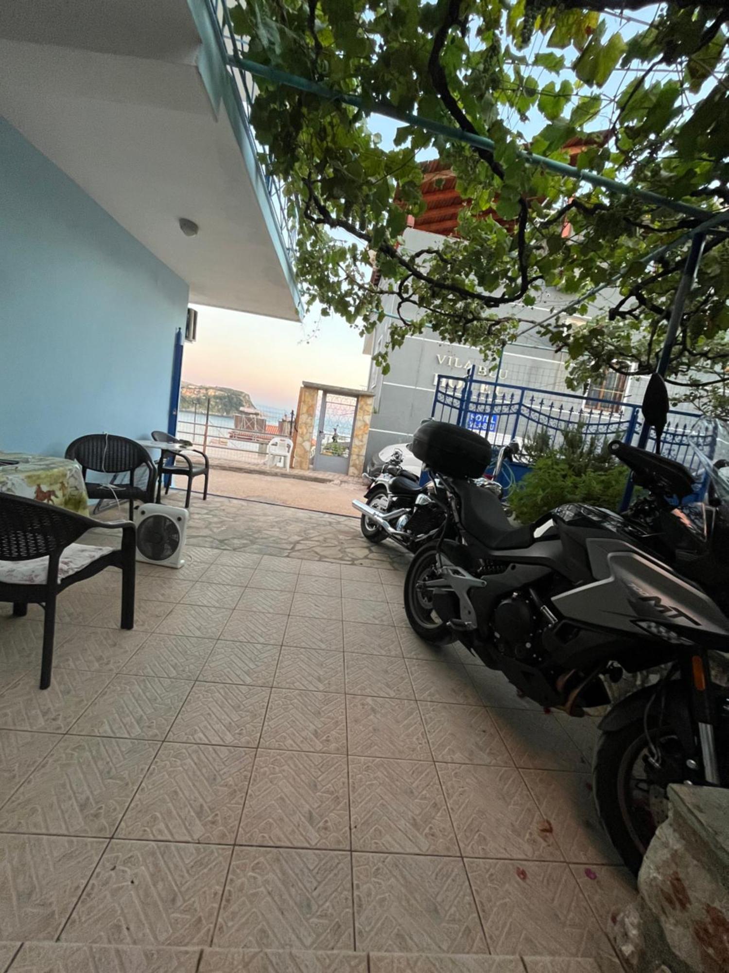 Hotel Dina House à Himarë Extérieur photo